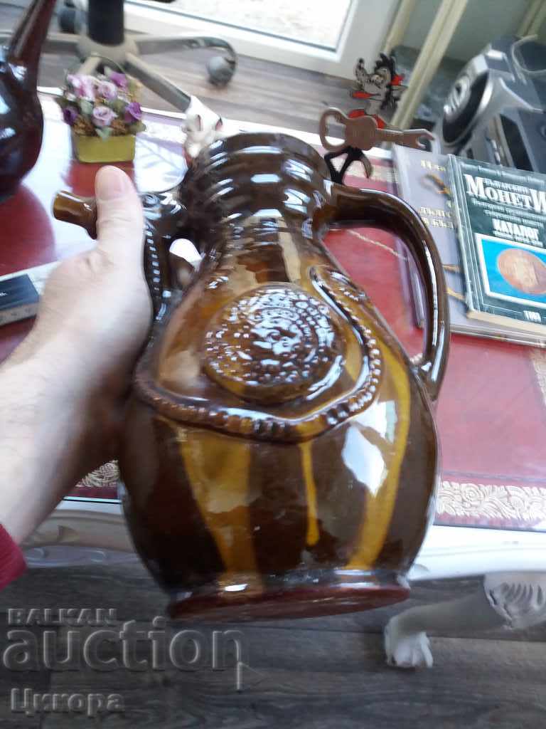 Auction  CLAY JUDGE JUGS KRONDIR CERAMICS
