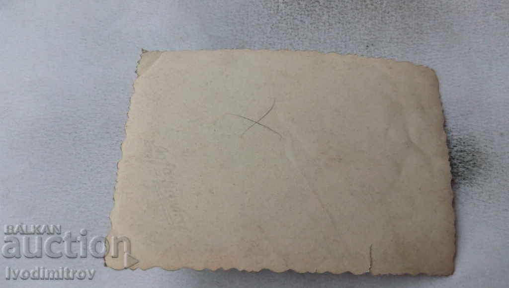 Φωτογραφία Έξι αξιωματικοί με τιμή € 1.35 | 2.64 BGN Φωτογραφία Έξι αξιωματικοί με τιμή € 1.35 | 2.64 BGN