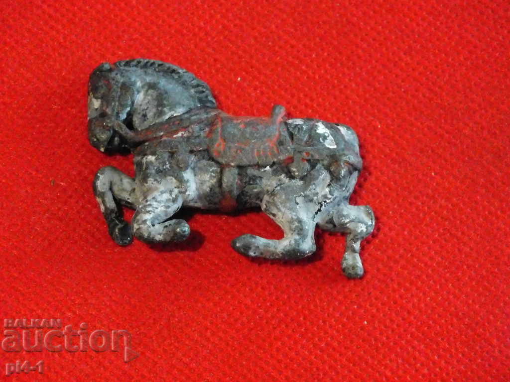 Auction Lead figurine Auction Lead figurine