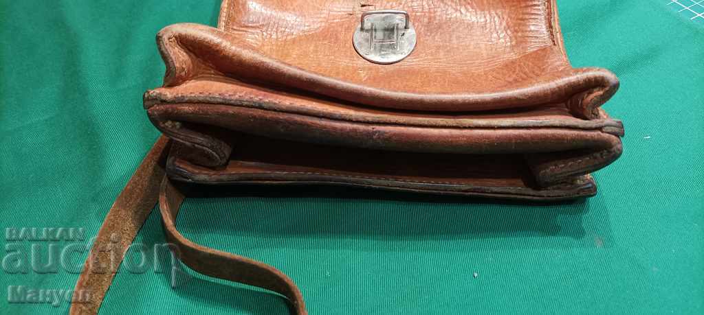 I'm selling an old officer's leather field bag. - 5 I'm selling an old officer's leather field bag. - 5