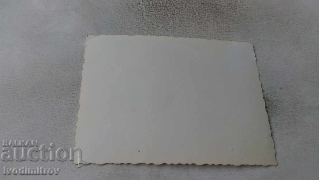 Photo Young people on the beach with price 1.65 BGN | € 0.84 Photo Young people on the beach with price 1.65 BGN | € 0.84