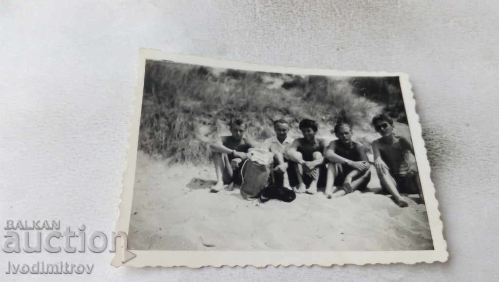 Photo Young people on the beach