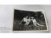 Снимка Самоков Момиче и две момчета на тревата 1957
