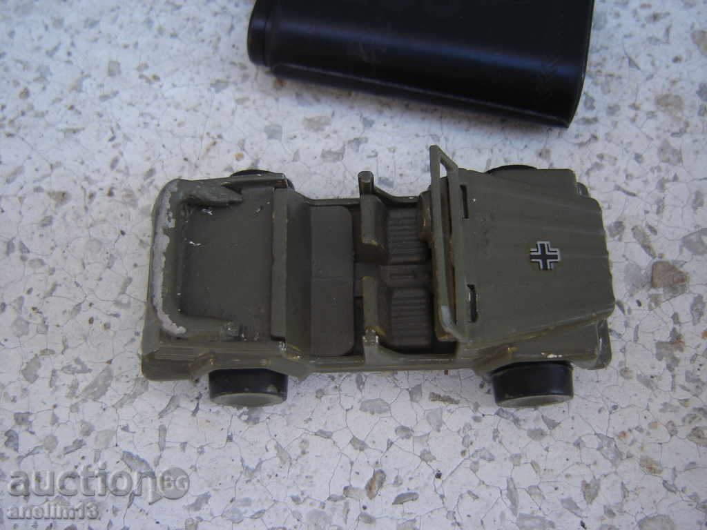 Cărucior metalic vechi VW SIKU W. GERMANY cu preț € 18.00 | 35.20 BGN Cărucior metalic vechi VW SIKU W. GERMANY cu preț € 18.00 | 35.20 BGN