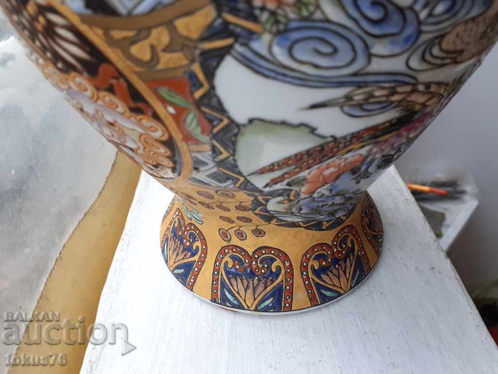 Licitație Vasă antică mare Satsuma în relief pictat Satsuma Licitație Vasă antică mare Satsuma în relief pictat Satsuma