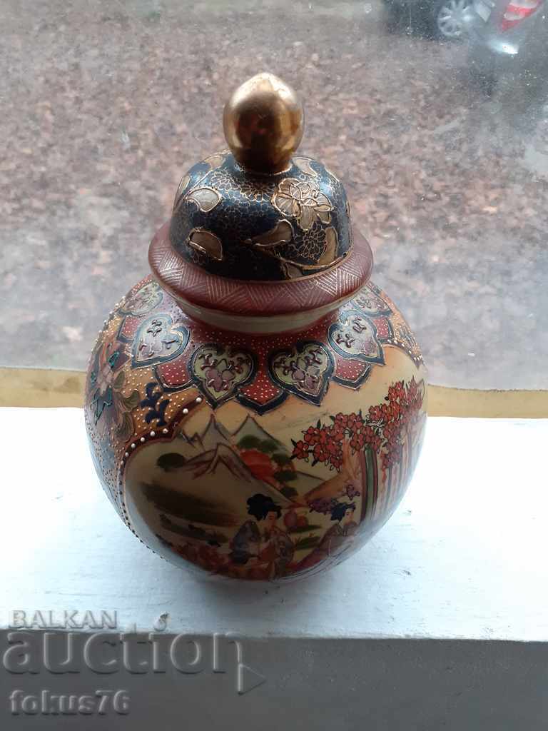 Vasă antică mare Satsuma Borcan din porțelan Satsuma cu preț 690.00 BGN | € 352.79
