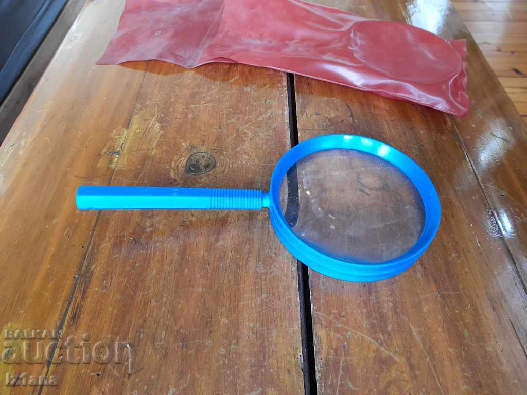 Old magnifying glass with price 30.00 BGN | € 15.34 Old magnifying glass with price 30.00 BGN | € 15.34