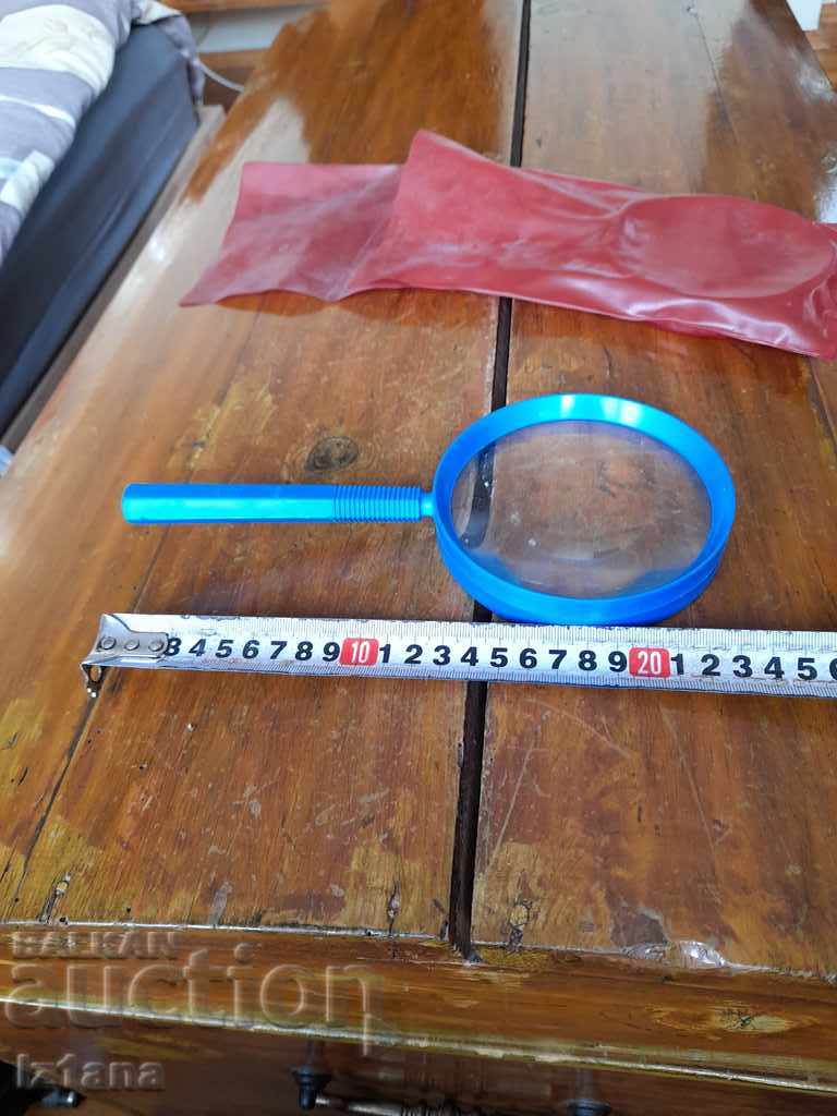 Auction Old magnifying glass Auction Old magnifying glass