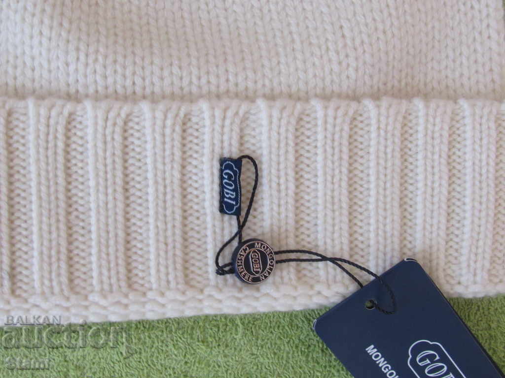 GOBI Women's Knitted White Hat, 100% Cashmere, Mongolia - 5 GOBI Women's Knitted White Hat, 100% Cashmere, Mongolia - 5