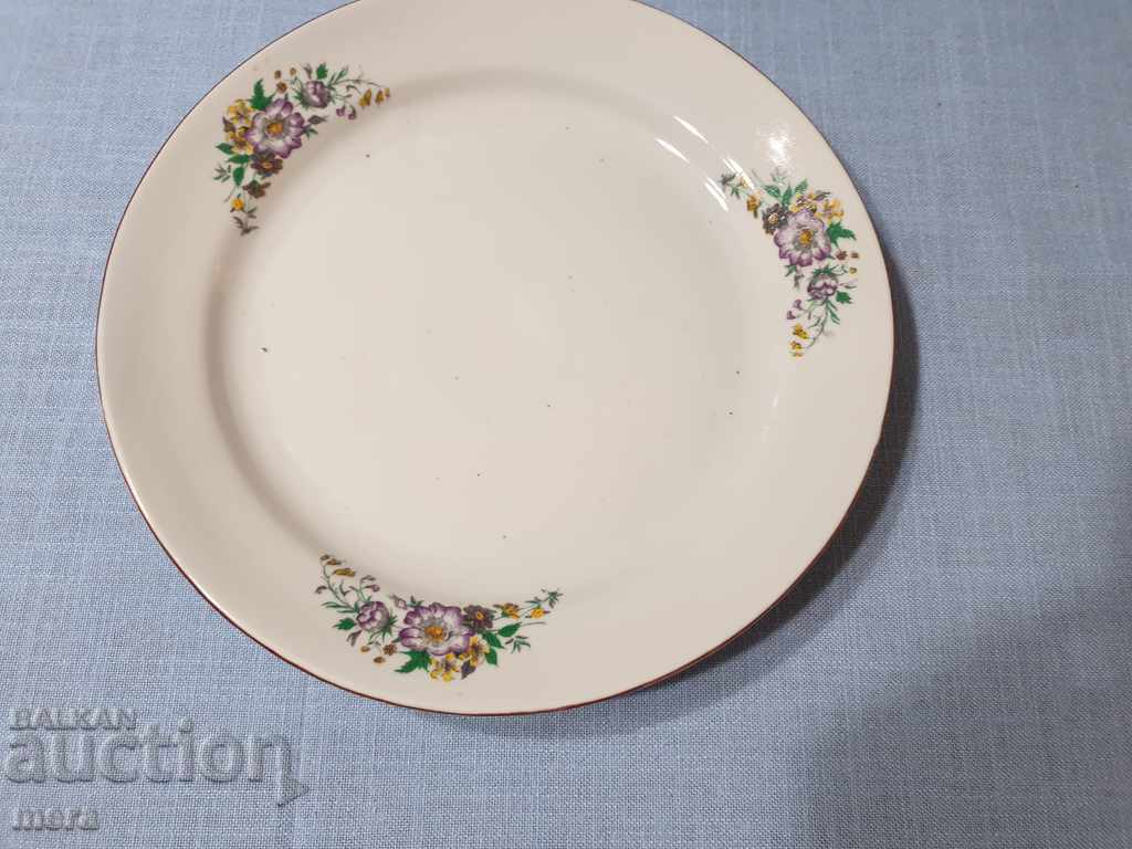 Porcelain round plateau - Dyanko Stefanov with price 30.00 BGN | € 15.34 Porcelain round plateau - Dyanko Stefanov with price 30.00 BGN | € 15.34