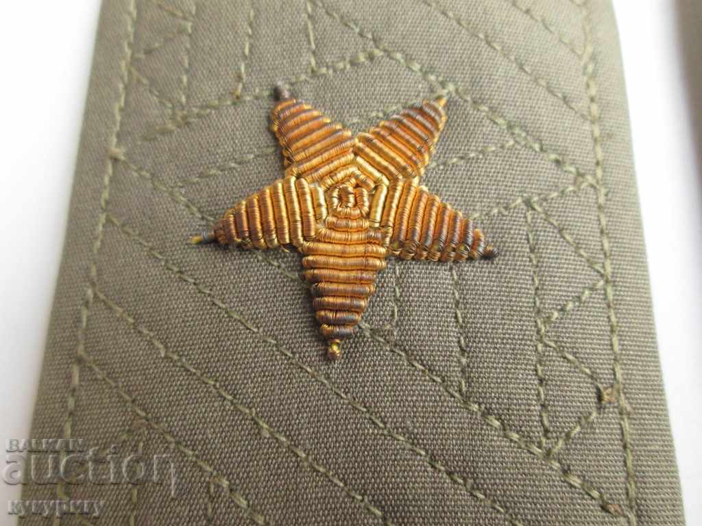 Delivery of Old General's epaulets military Soc uniform General Lieutenant Delivery of Old General's epaulets military Soc uniform General Lieutenant