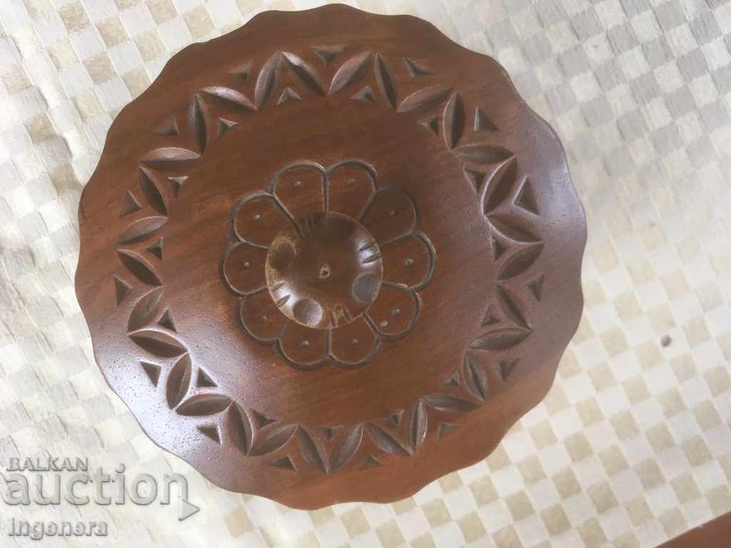 Auction BOX WOOD CARVING BOX FOR NUTS-A Auction BOX WOOD CARVING BOX FOR NUTS-A