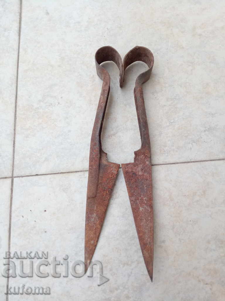 Παλιά ψαλίδι για τη διάτμηση προβάτων με τιμή 4.99 BGN | € 2.55 Παλιά ψαλίδι για τη διάτμηση προβάτων με τιμή 4.99 BGN | € 2.55