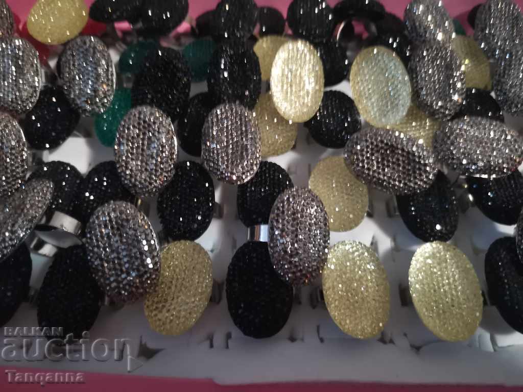 83 rings with price 50.00 BGN | € 25.56