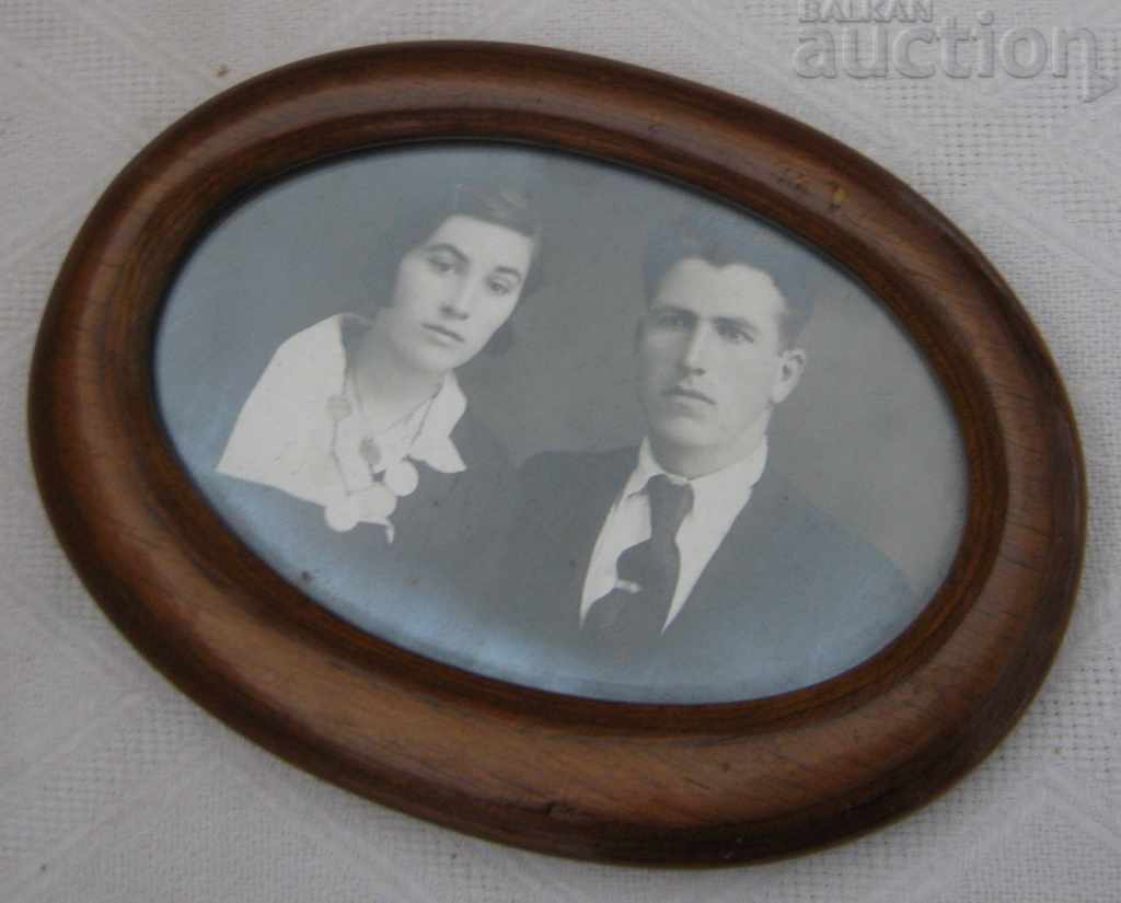 CADRU OVAL VECHI DE LEMN CU FOTO - 5 CADRU OVAL VECHI DE LEMN CU FOTO - 5