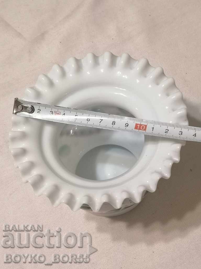 Delivery of Ancient 19th Century Vase Cup Court