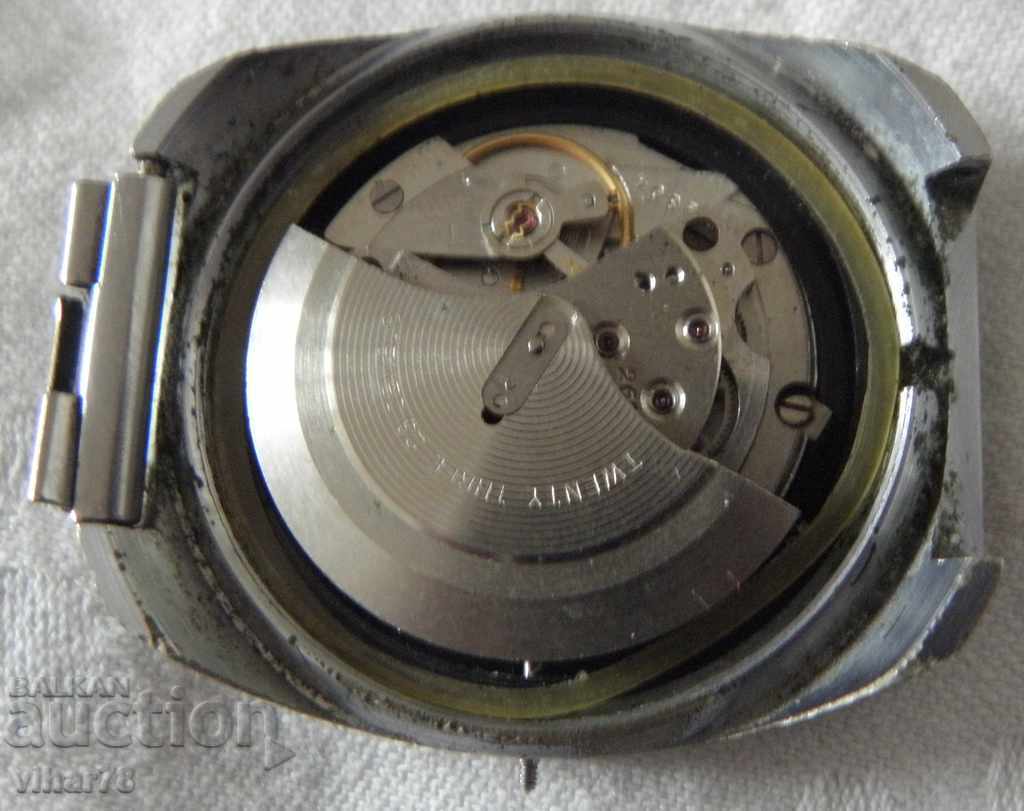 Men's Flight Watch - DOES NOT WORK FOR REPAIR OR SPARE HOURS with price 29.99 BGN | € 15.33 Men's Flight Watch - DOES NOT WORK FOR REPAIR OR SPARE HOURS with price 29.99 BGN | € 15.33