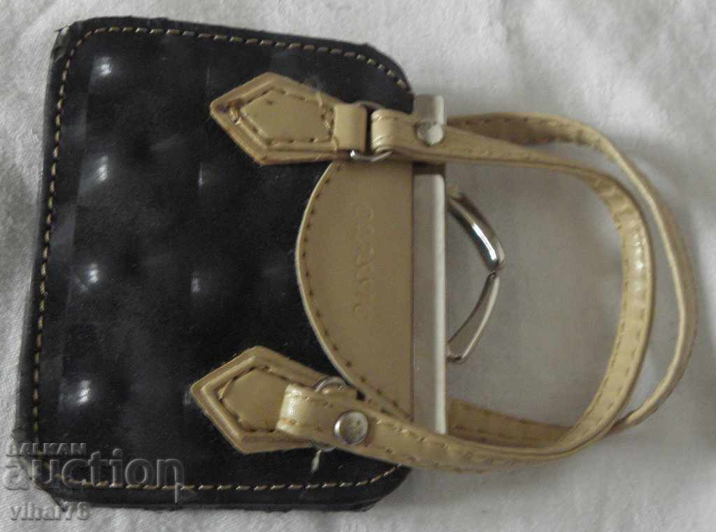 pungă cu preț 29.99 BGN | € 15.33 pungă cu preț 29.99 BGN | € 15.33