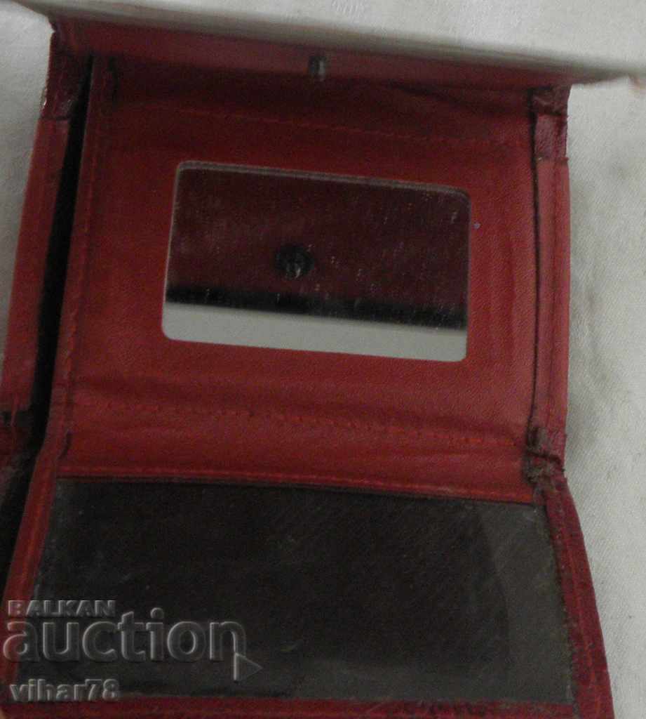 pungă cu preț 34.99 BGN | € 17.89 pungă cu preț 34.99 BGN | € 17.89