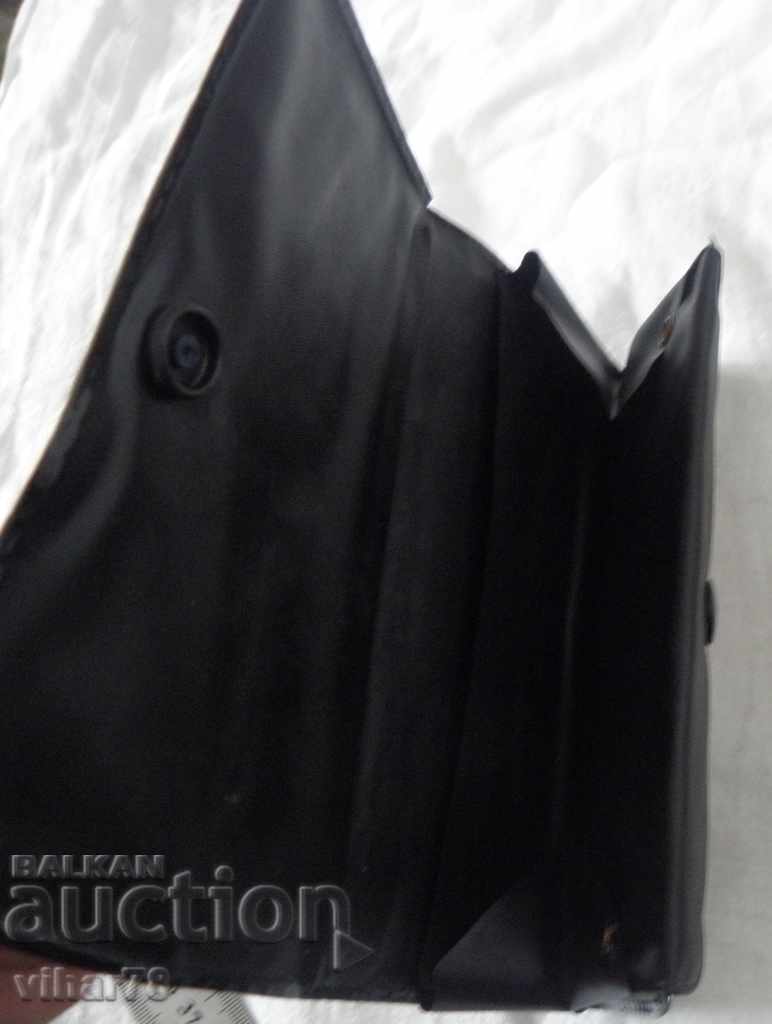 Delivery of purse Delivery of purse