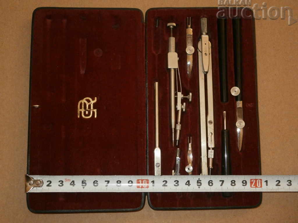 Delivery of old german tools for ink drawing