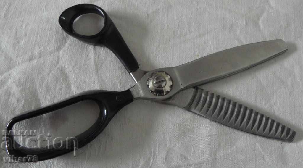 GEAR SCISSORS WITH BOX with price 59.99 BGN | € 30.67 GEAR SCISSORS WITH BOX with price 59.99 BGN | € 30.67
