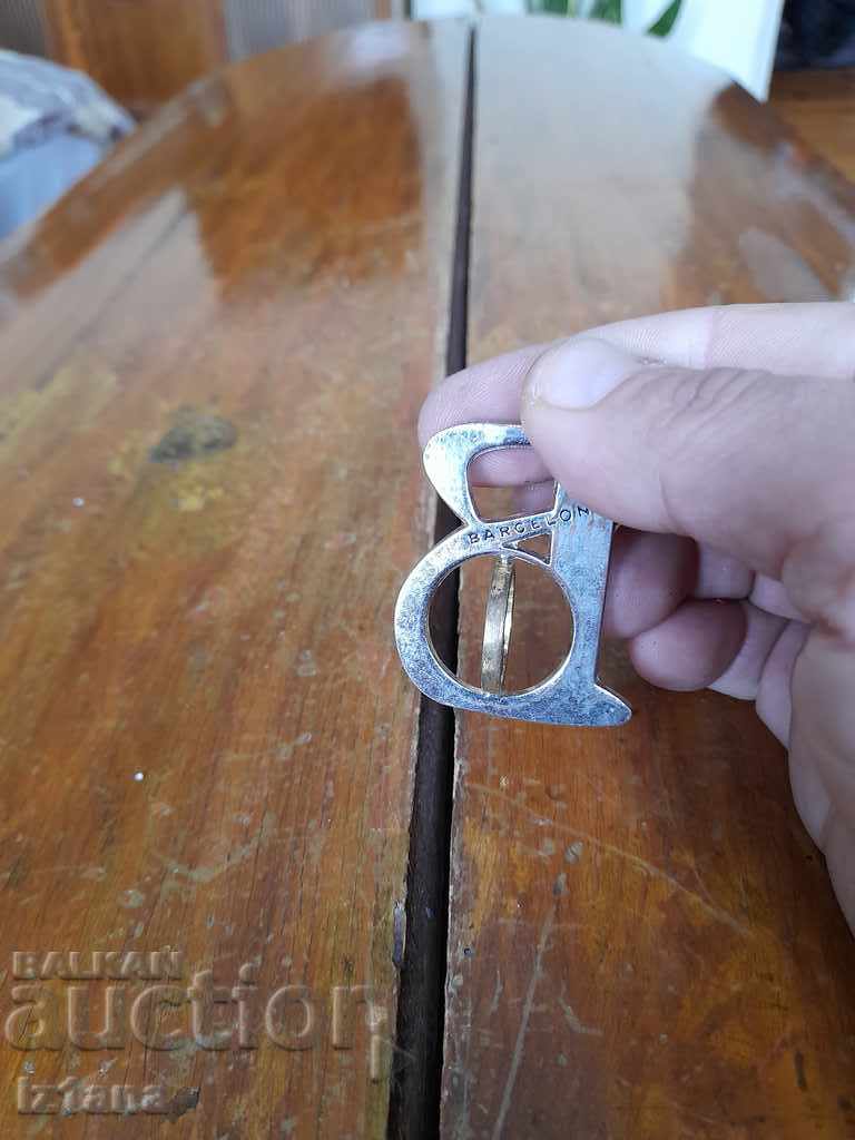 Licitație Pandantiv vechi de la breloc Barcelona