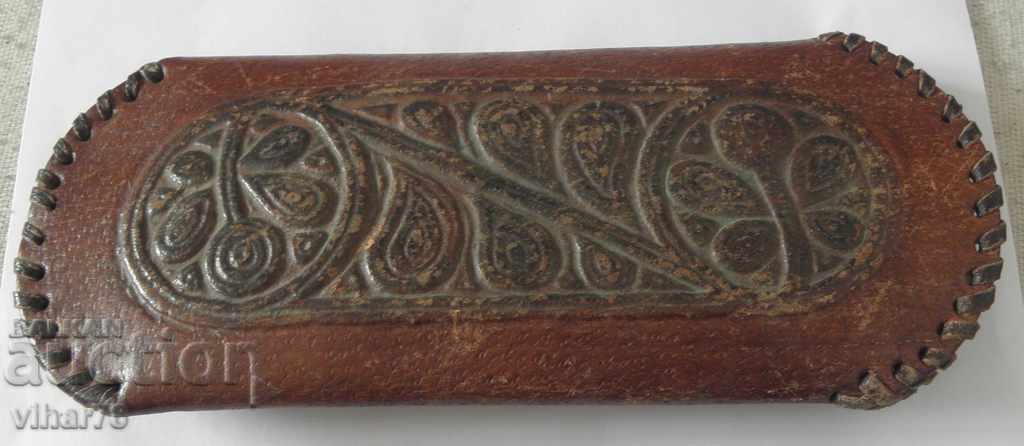 Delivery of LEATHER GLASS COVER