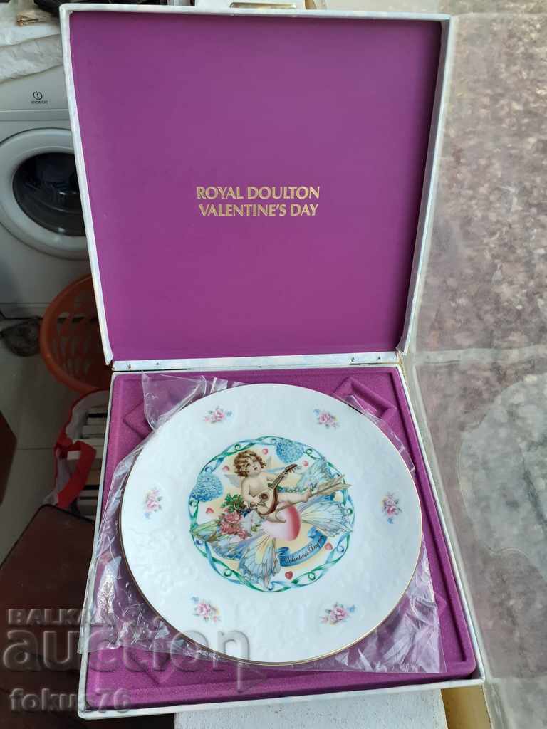 Колекционерска чиния Royal Doulton Valentines Day 1983