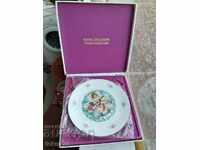 Royal Doulton Valentines Day 1983 Collectible Plate