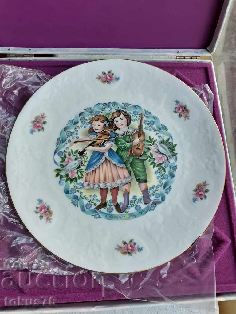 Συλλεκτικό πιάτο Royal Doulton Valentines Day 1981 με τιμή 79.00 BGN | € 40.39
