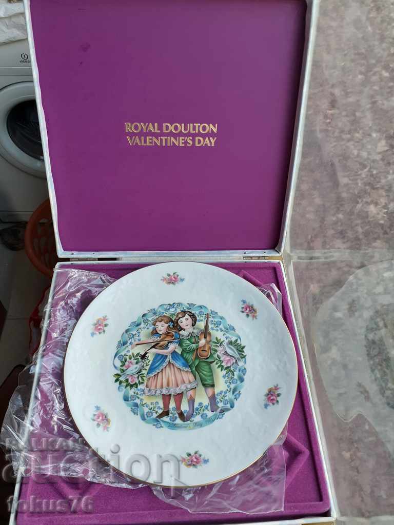 Колекционерска чиния Royal Doulton Valentines Day 1981