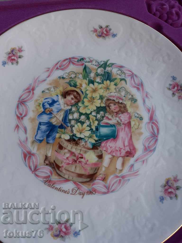 Royal Doulton Valentines Day 1985 Collectible Plate with price 79.00 BGN | € 40.39 Royal Doulton Valentines Day 1985 Collectible Plate with price 79.00 BGN | € 40.39