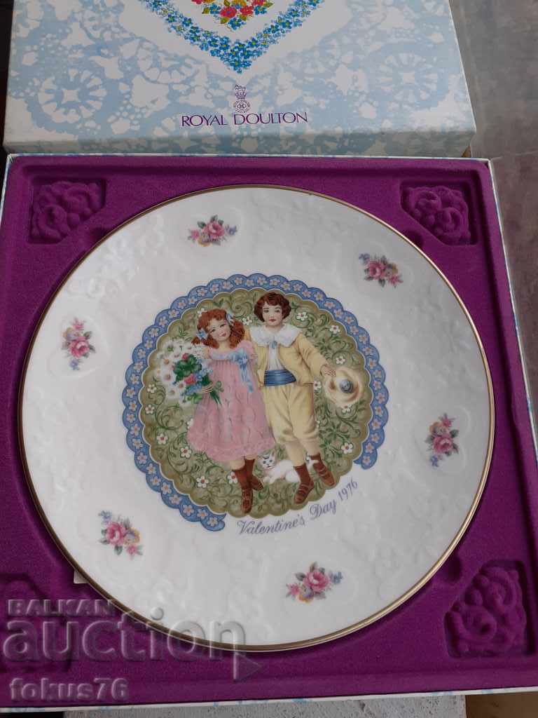 Collectible plate Royal Doulton Valentines Day porcelain with price 79.00 BGN | € 40.39 Collectible plate Royal Doulton Valentines Day porcelain with price 79.00 BGN | € 40.39