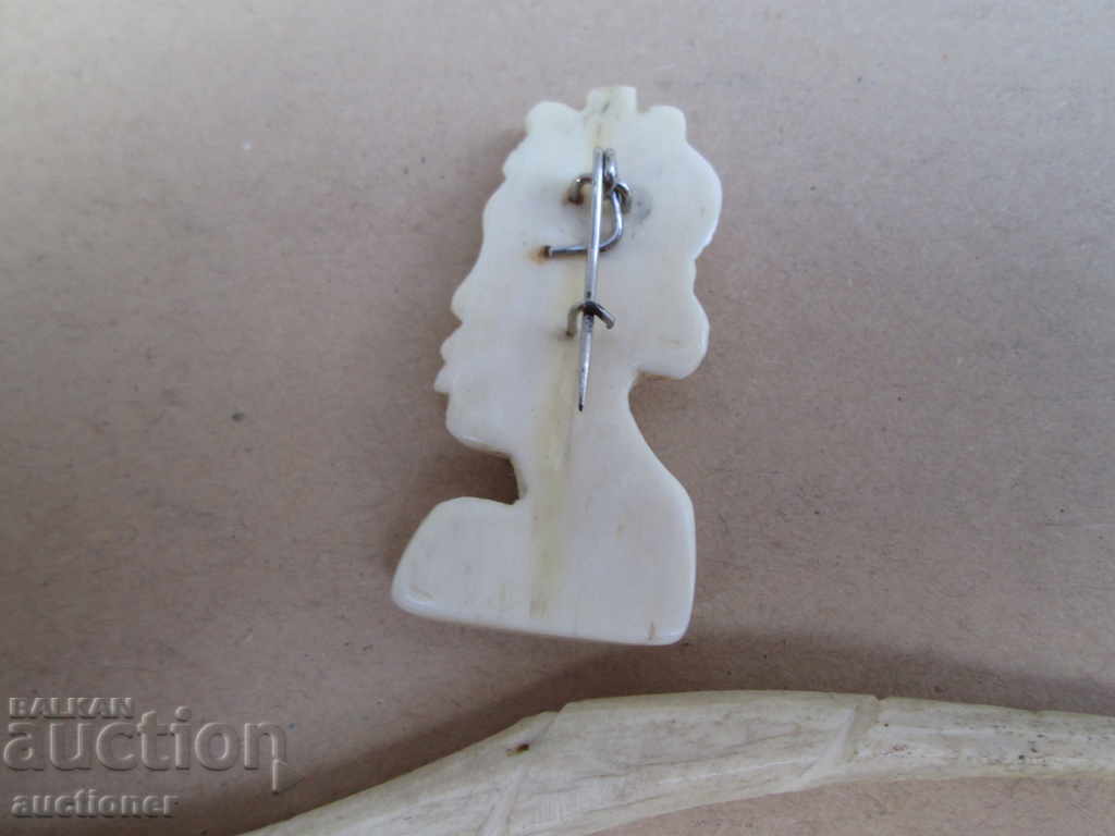 Ivory, BROOCH AND DECORATION - 5 Ivory, BROOCH AND DECORATION - 5