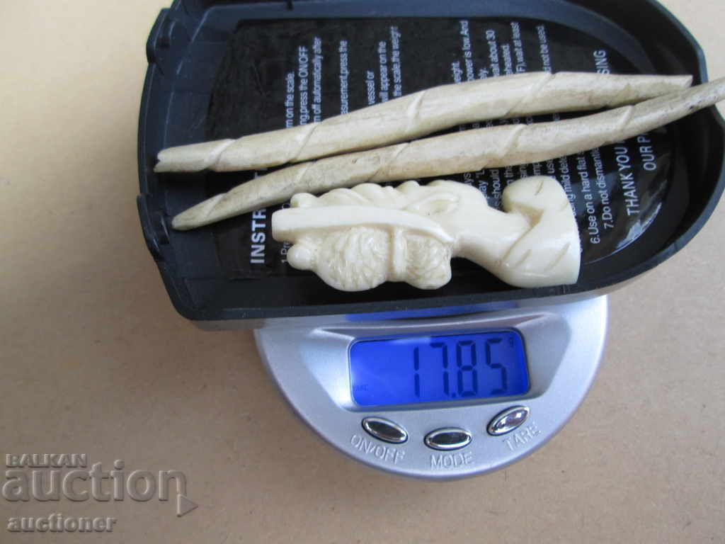 Ivory, BROOCH AND DECORATION - 7 Ivory, BROOCH AND DECORATION - 7