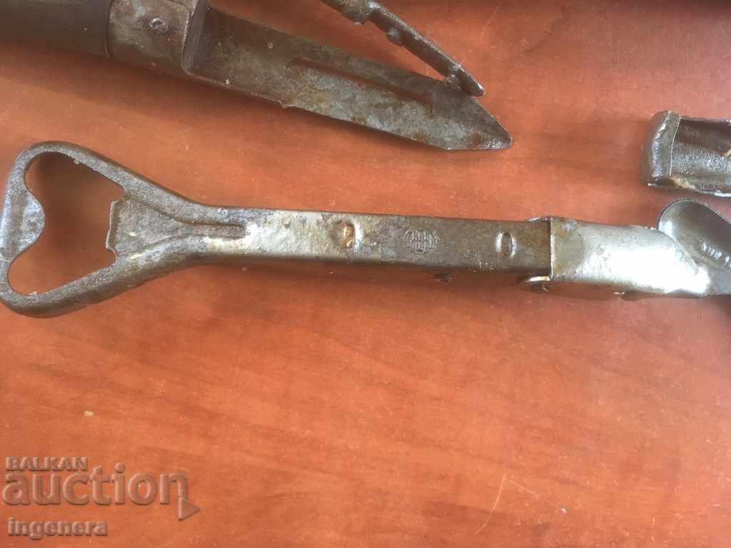 LOT RETRO BOTTOM OPENER AND OTHER METAL HANDLE - 6