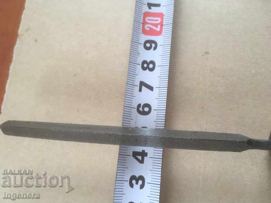 ΕΡΓΑΛΕΙΟ ΠΡΙΟΝΙΟΥ ΤΡΙΓΩΝΙΚΟ ΠΑΛΙΟ με τιμή 6.00 BGN | € 3.07