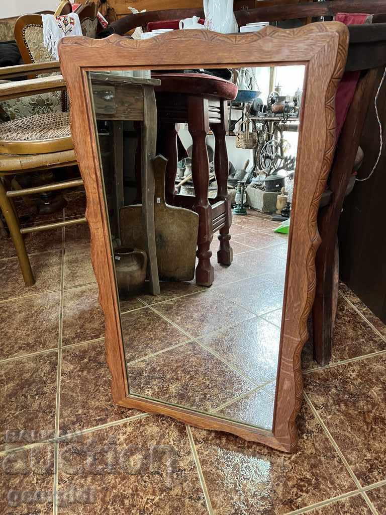 Oglindă solidă cu cadru din lemn №1553