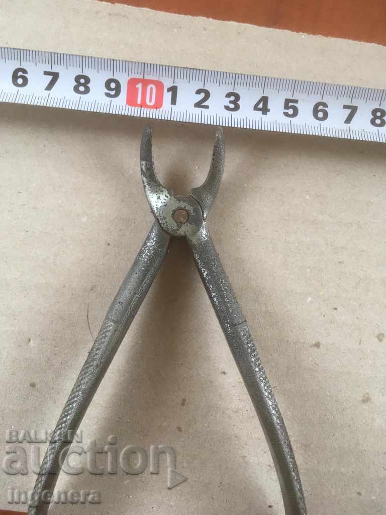 Auction  PLIERS DENTAL TOOLS