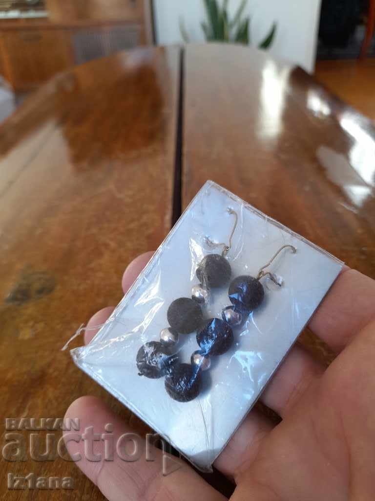 Стари Дамски обици с цена 6.00 лв. | € 3.07 Стари Дамски обици с цена 6.00 лв. | € 3.07