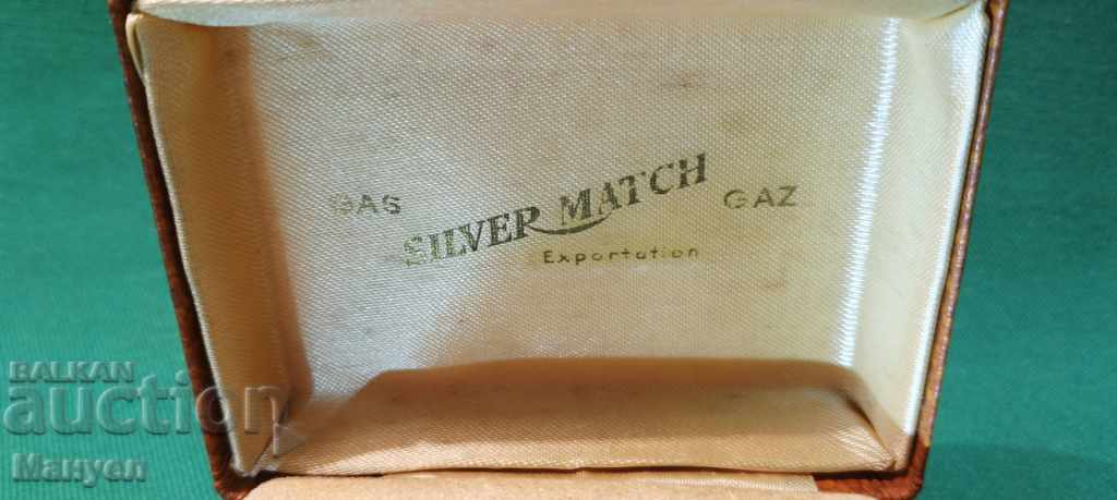 Delivery of I am selling an old lighter box Delivery of I am selling an old lighter box