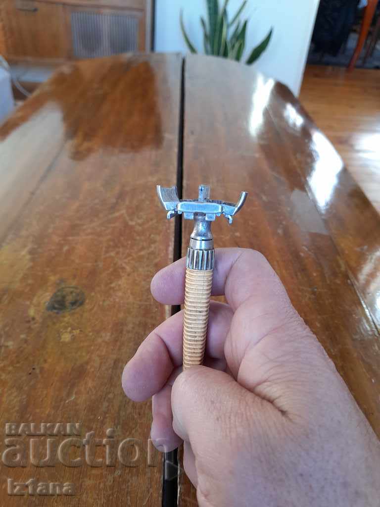 Ένα παλιό ξυράφι - 6 Ένα παλιό ξυράφι - 6