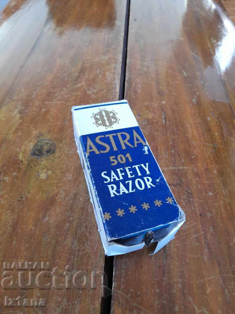 Old Astra razor