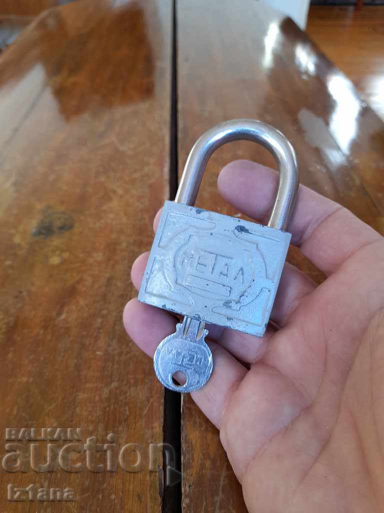 Old Padlock Metal with price 20.00 BGN | € 10.23 Old Padlock Metal with price 20.00 BGN | € 10.23