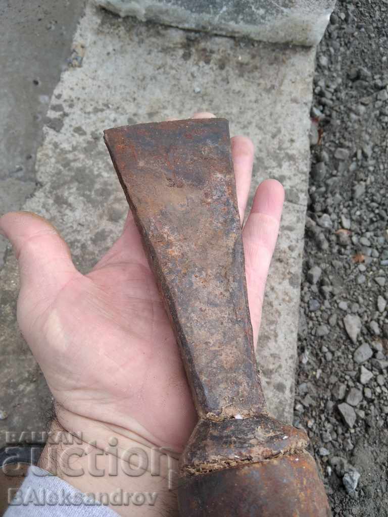 A huge chisel - 5 A huge chisel - 5