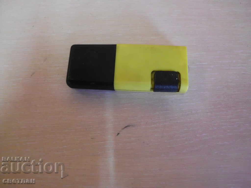 OLD FLASHLIGHT - SOCIAL OLD FLASHLIGHT - SOCIAL