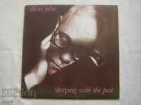 BTA 12670 - To sleep with the past. Elton John