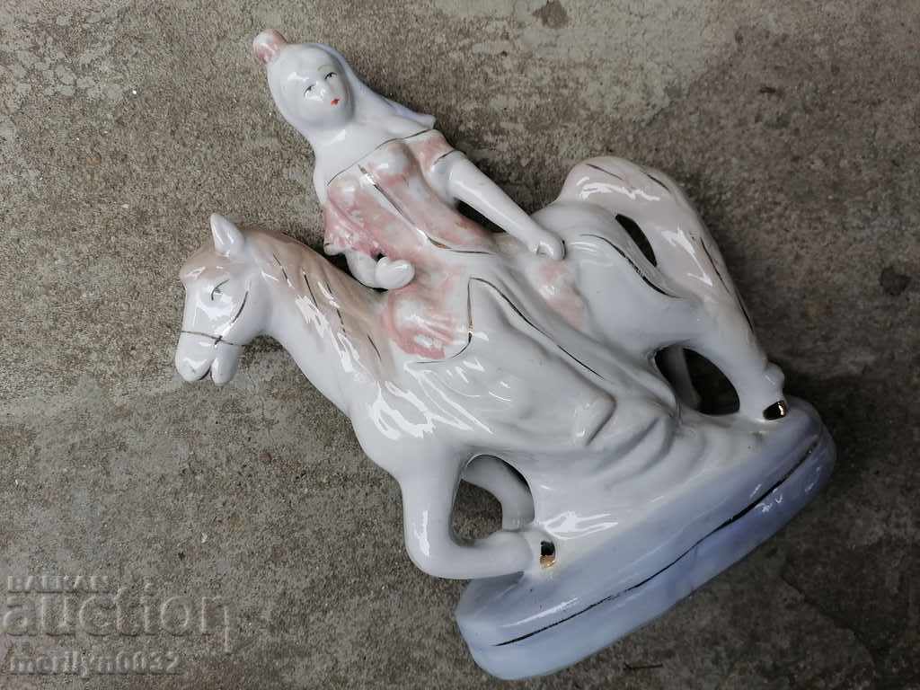 Auction Porcelain figurine, old porcelain figure Auction Porcelain figurine, old porcelain figure