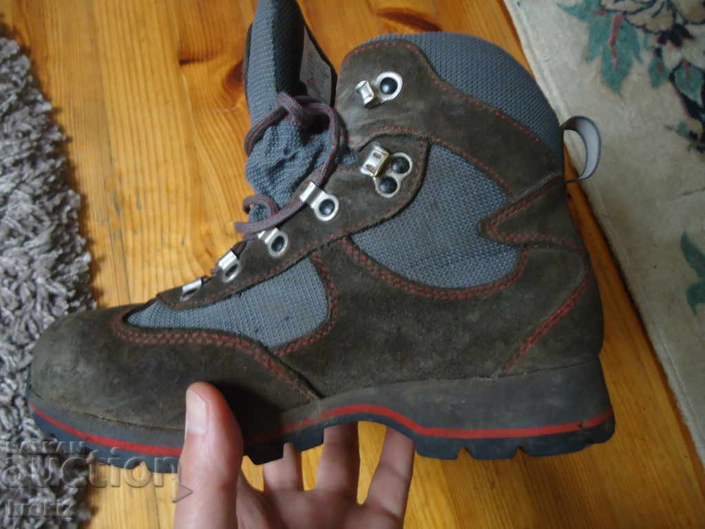 Tourist women's children's shoes GARMONT 37 number with price 50.00 BGN | € 25.56